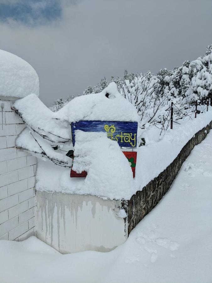 Namastay Himalayas, Канатал Екстериор снимка