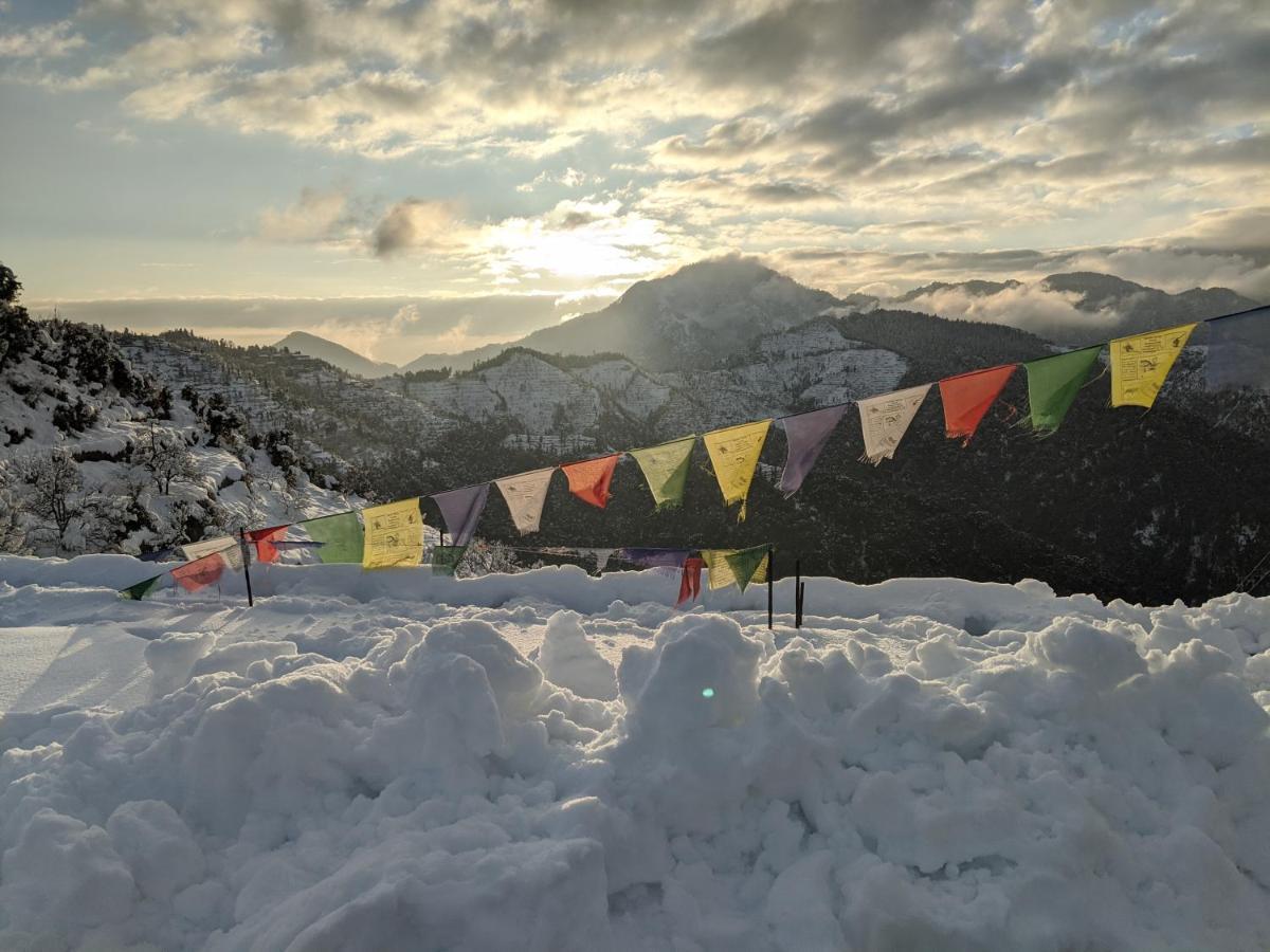 Namastay Himalayas, Канатал Екстериор снимка